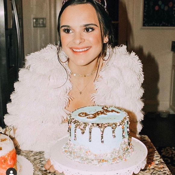 Furry cream jacket - Picture 2 of 6